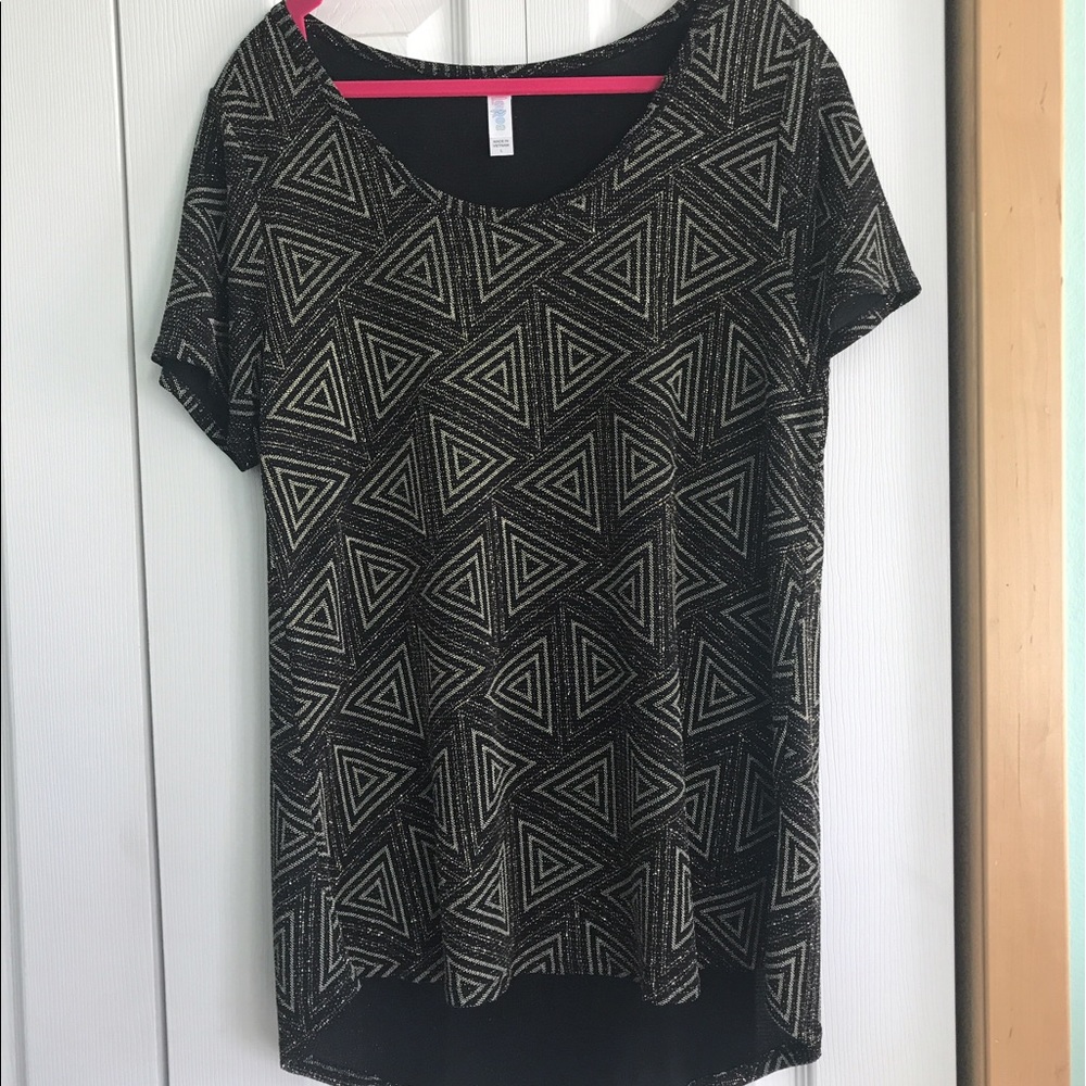 Lularoe Elegant Classic Tee